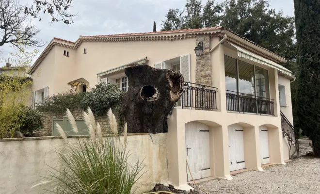 Rénovation de façade au Domaine de Conillières, Saint-Maximin-la-Sainte-Baume, Peinture Gameiro